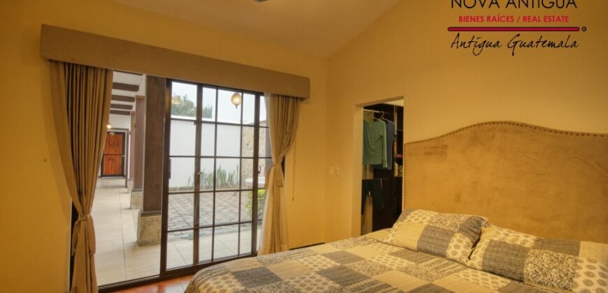 T109 – Cozy house in the Hacienda del Comendador residential area