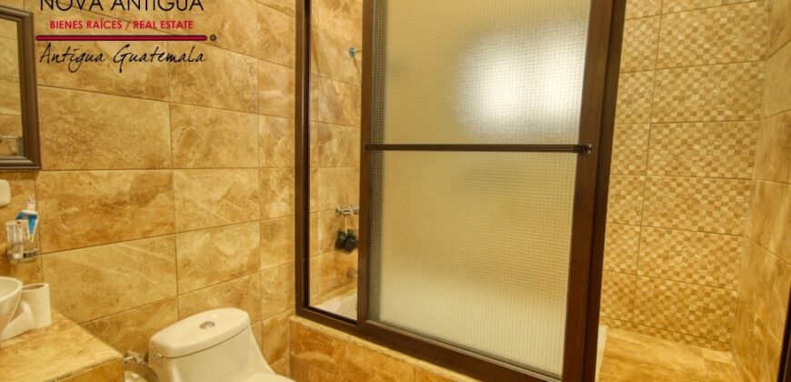 T109 – Acogedora casa en residencial Hacienda del Comendador