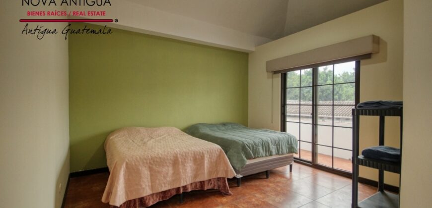 T109 – Cozy house in the Hacienda del Comendador residential area