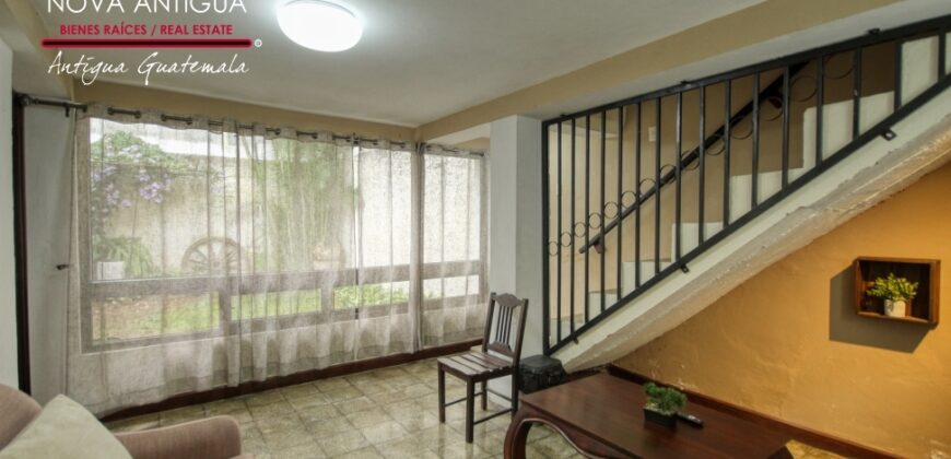 F364 – Casa fuera de condominio en el area de las Victorias, Jocotenango