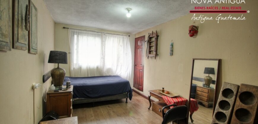 F364 – Casa fuera de condominio en el area de las Victorias, Jocotenango