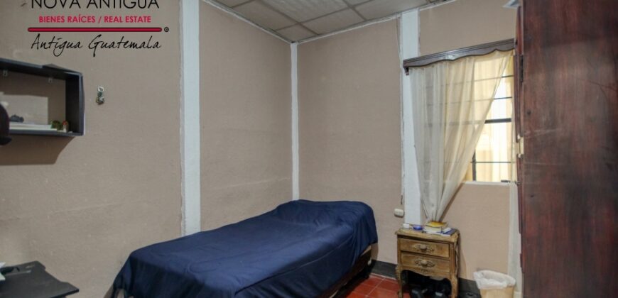 F364 – Casa fuera de condominio en el area de las Victorias, Jocotenango