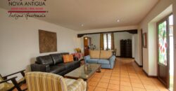 A4239 – Acogedor Loft en renta en el Centro de Antigua