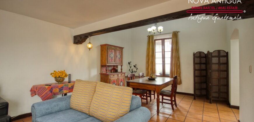 A4239 – Acogedor Loft en renta en el Centro de Antigua