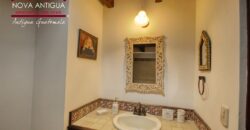 A4239 – Acogedor Loft en renta en el Centro de Antigua