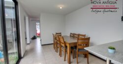 J139 – Casa amueblada de dos niveles en renta en el area de Ciudad Vieja