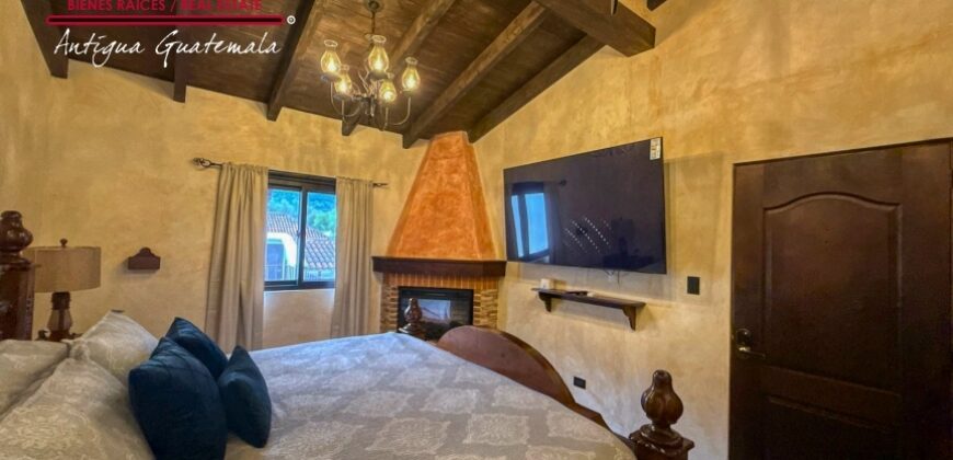 B149 – Casa en venta en residencial en el sector del Calvario