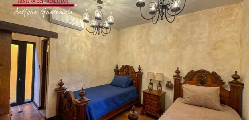 B149 – House for sale in a residential area in the Calvario sector