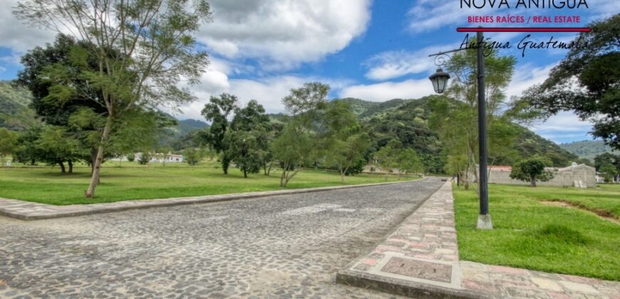 SI227 – Building lot for resale in residential area