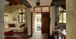 A4240 – Short-term rental in the center of Antigua Guatemala