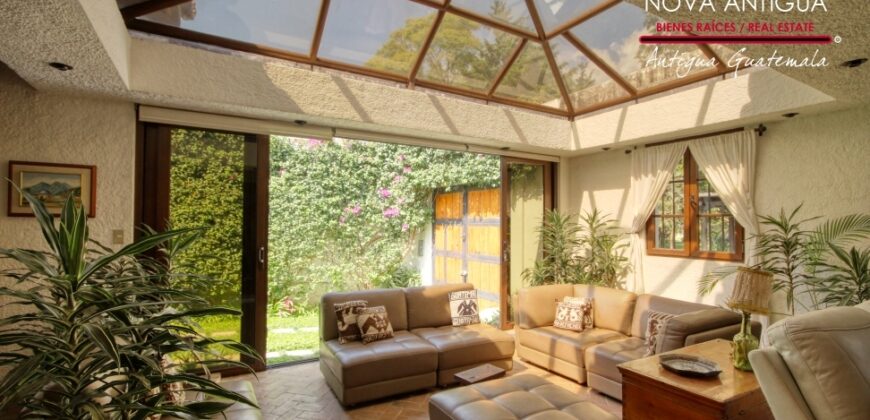 A4240 – Short-term rental in the center of Antigua Guatemala