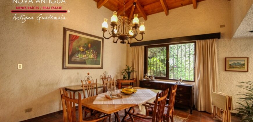 A4240 – Short-term rental in the center of Antigua Guatemala