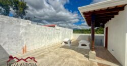 J143 – Colonial-style house with spacious rooms and 4 bedrooms in an exclusive area