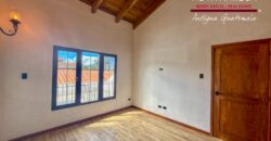 J143 – Casa estilo colonial con amplios espacios y 4 habitaciones en zona exclusiva