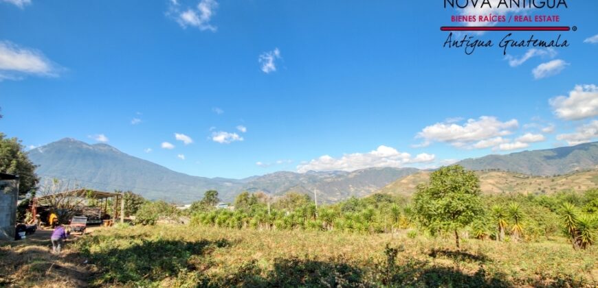 J144 – Land for sale in the Ciudad Vieja area