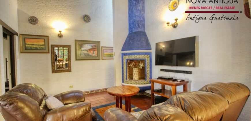 H113 – Cozy house in San Pedro el Alto