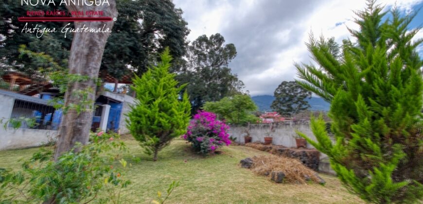 I482 – Land for sale in a residential area