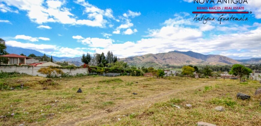 I483 – Land for sale outside residential area