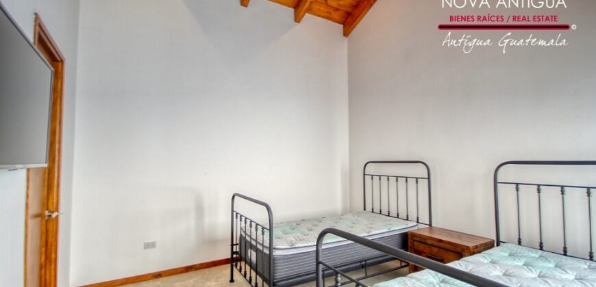 SI17 – Casa recien construida en el area de Santa Ines