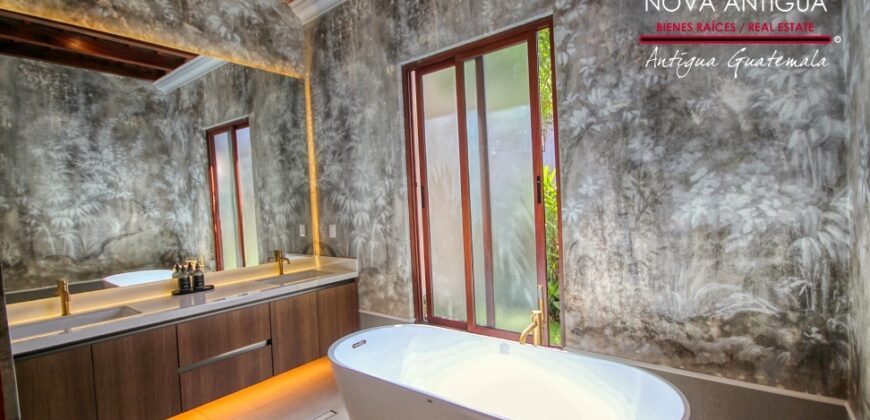 SI18 – Exclusive Colonial Residence in La Antigua Guatemala