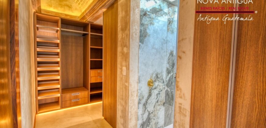 SI18 -Exclusiva residencia colonial en La Antigua Guatemala