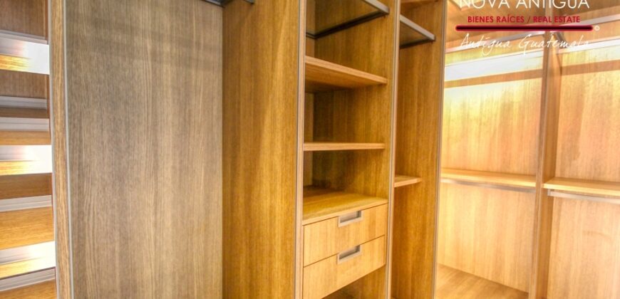 SI18 – Exclusive Colonial Residence in La Antigua Guatemala