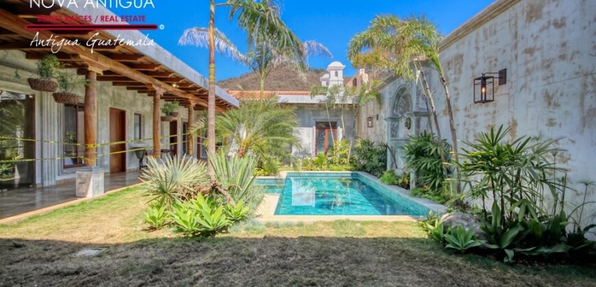 SI19 – Residence in an Exclusive Gated Community