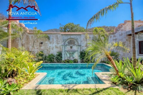 SI19 – Residence in an Exclusive Gated Community