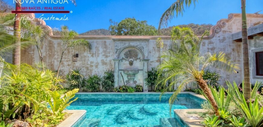 SI19 – Residence in an Exclusive Gated Community