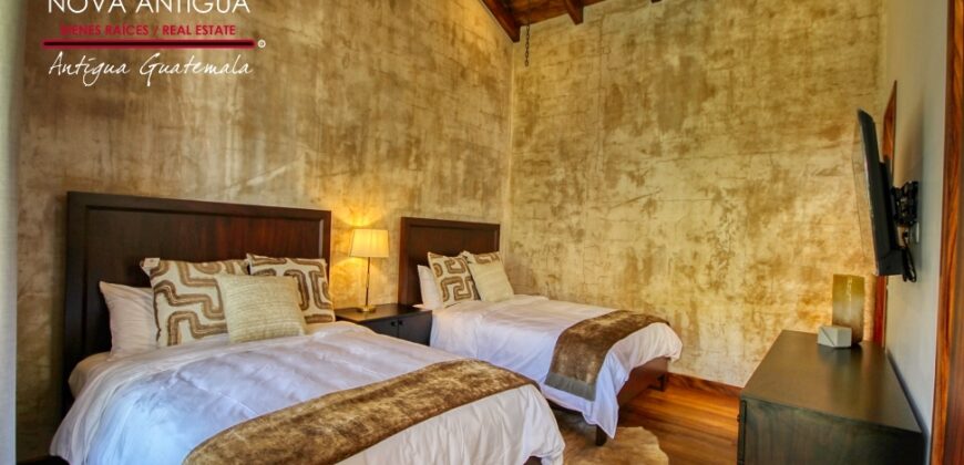 SI19 – Residence in an Exclusive Gated Community