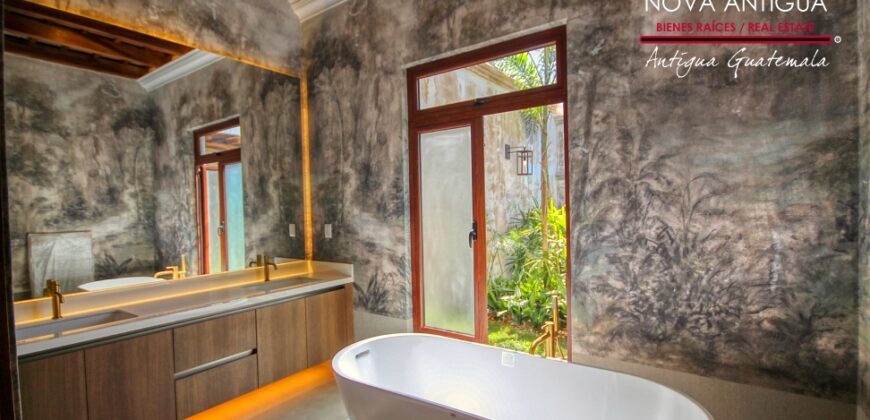 SI19 – Residence in an Exclusive Gated Community