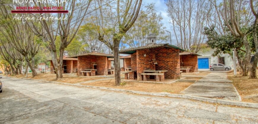 F490 – Land in a residential area in Jocotenango