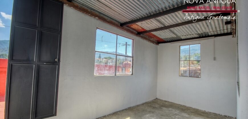 I74 – Spacious house in the San Pedro las Huertas area