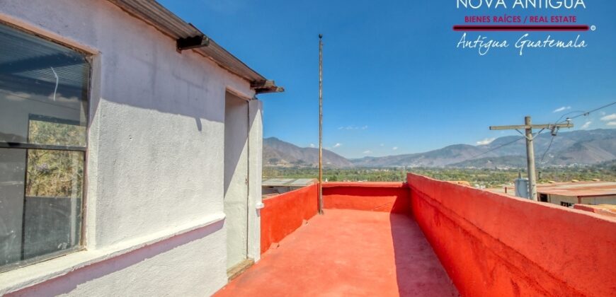 I74 – Spacious house in the San Pedro las Huertas area