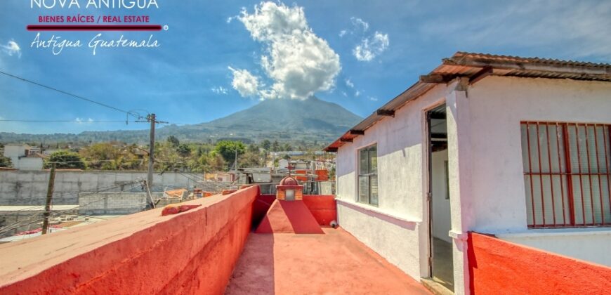 I74 – Spacious house in the San Pedro las Huertas area