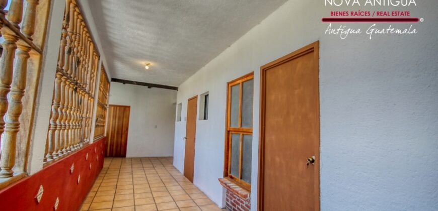 I74 – Spacious house in the San Pedro las Huertas area