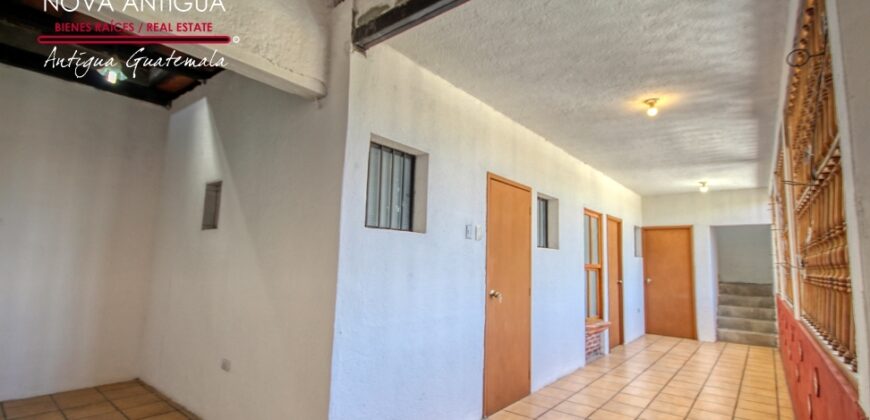 I74 – Amplia casa en el area de San Pedro las Huertas