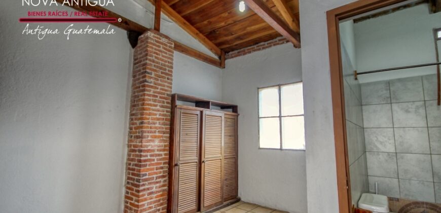 I74 – Spacious house in the San Pedro las Huertas area