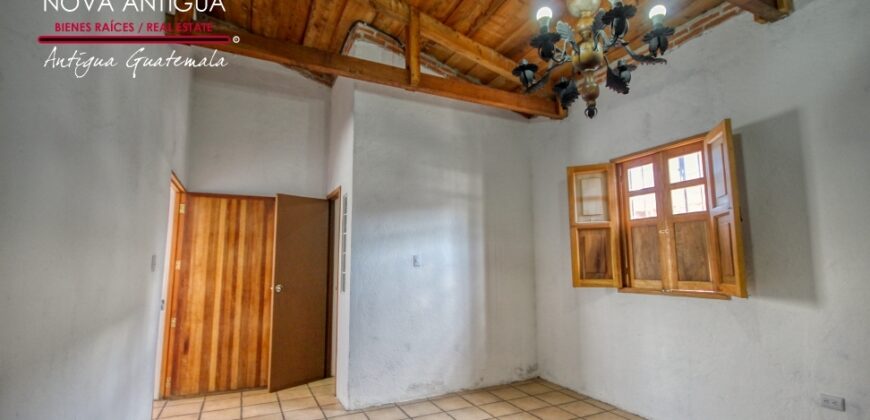 I74 – Spacious house in the San Pedro las Huertas area