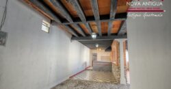 I74 – Amplia casa en el area de San Pedro las Huertas