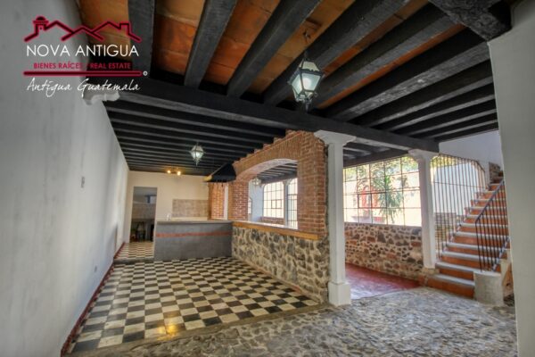 I74 – Spacious house in the San Pedro las Huertas area