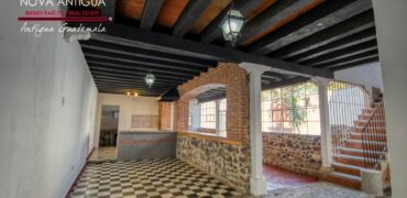 I74 – Amplia casa en el area de San Pedro las Huertas