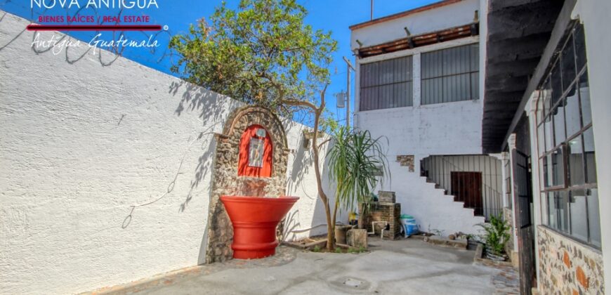 I74 – Spacious house in the San Pedro las Huertas area