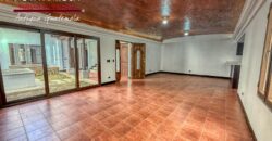 J146 – Casa recien construida en el area de Ciudad Vieja