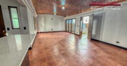 J146 – Casa recien construida en el area de Ciudad Vieja