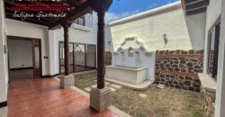 J146 – Casa recien construida en el area de Ciudad Vieja