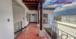 J146 – Casa recien construida en el area de Ciudad Vieja