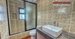 J146 – Casa recien construida en el area de Ciudad Vieja