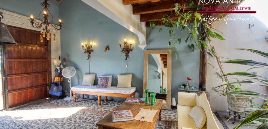 B150 – Casa en exclusivo condominio a la venta