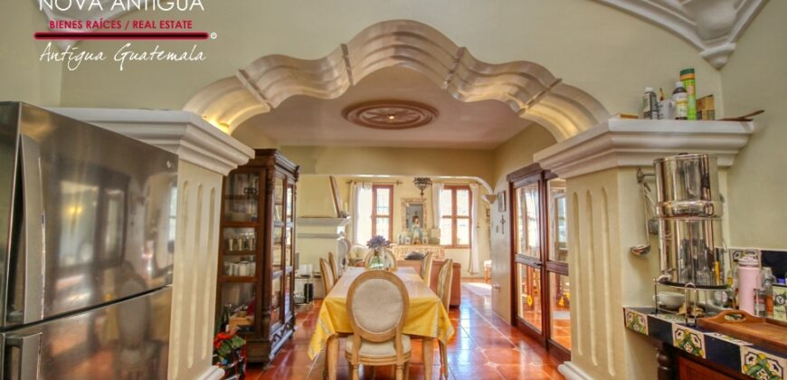 B150 – Casa en exclusivo condominio a la venta